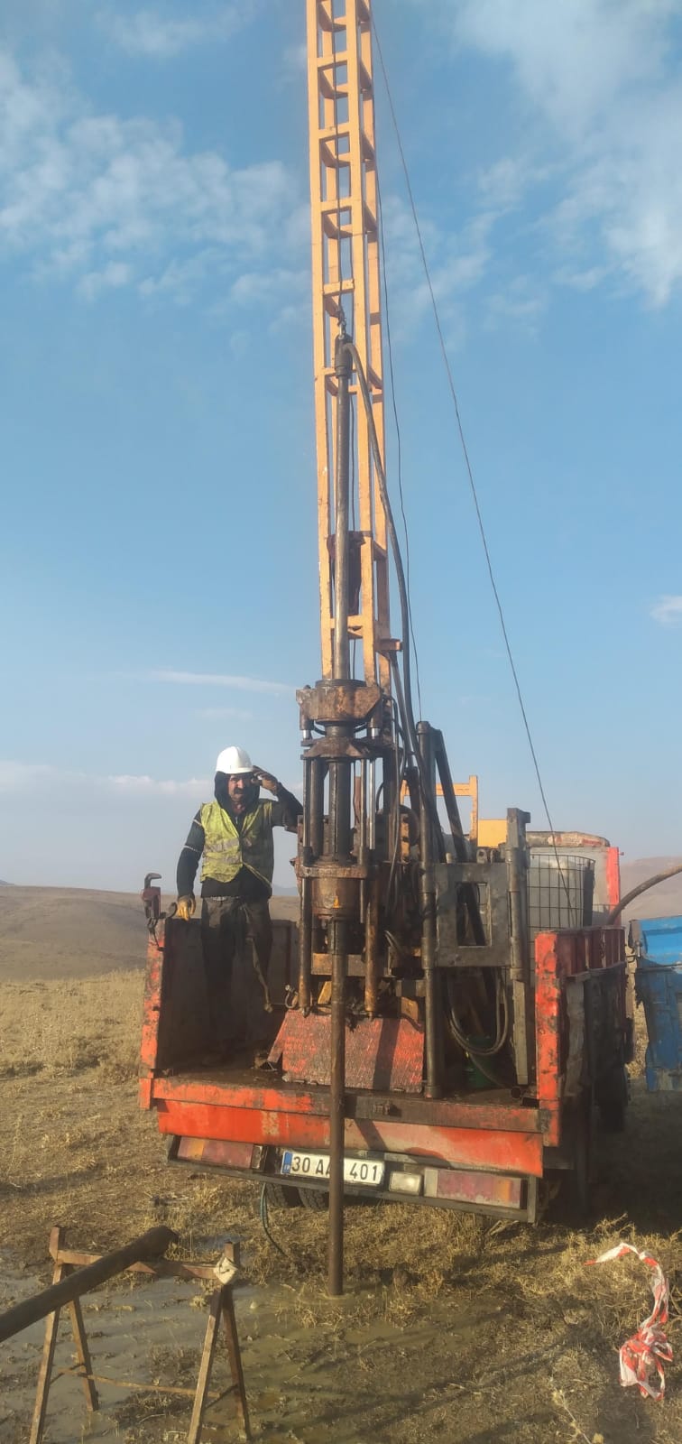 Abdurrahman Özdemir Su Kuyusu Açma Septik Sistem Kurulum Maden ve Etüt Sondaj Faaliyetleri 